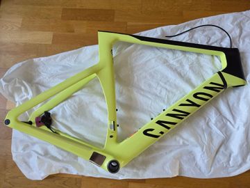 Used Canyon Aeroad CF SLX 8 Di2 2024 Frameset 2024 Road & Gravel