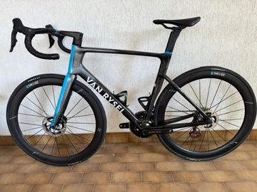 Van rysel RCR-R Pro Replica Dura Ace Di2 Decathlon AG2R Team 2024 2024 Road & Gravel usato