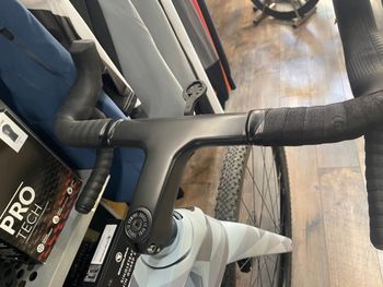 Trek Boone 5 2025 2025 Road & Gravel usato, Grigio chiaro — immagine 2 di 10