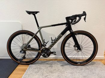 Canyon Grail CF SLX 8 Di2 2024 2024 Road & Gravel de segunda mano