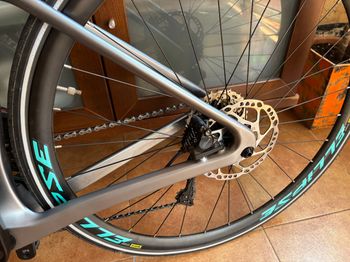 Used Orbea ORCA M30 2023 2023 Road & Gravel, Light Gray — image 6 of 7