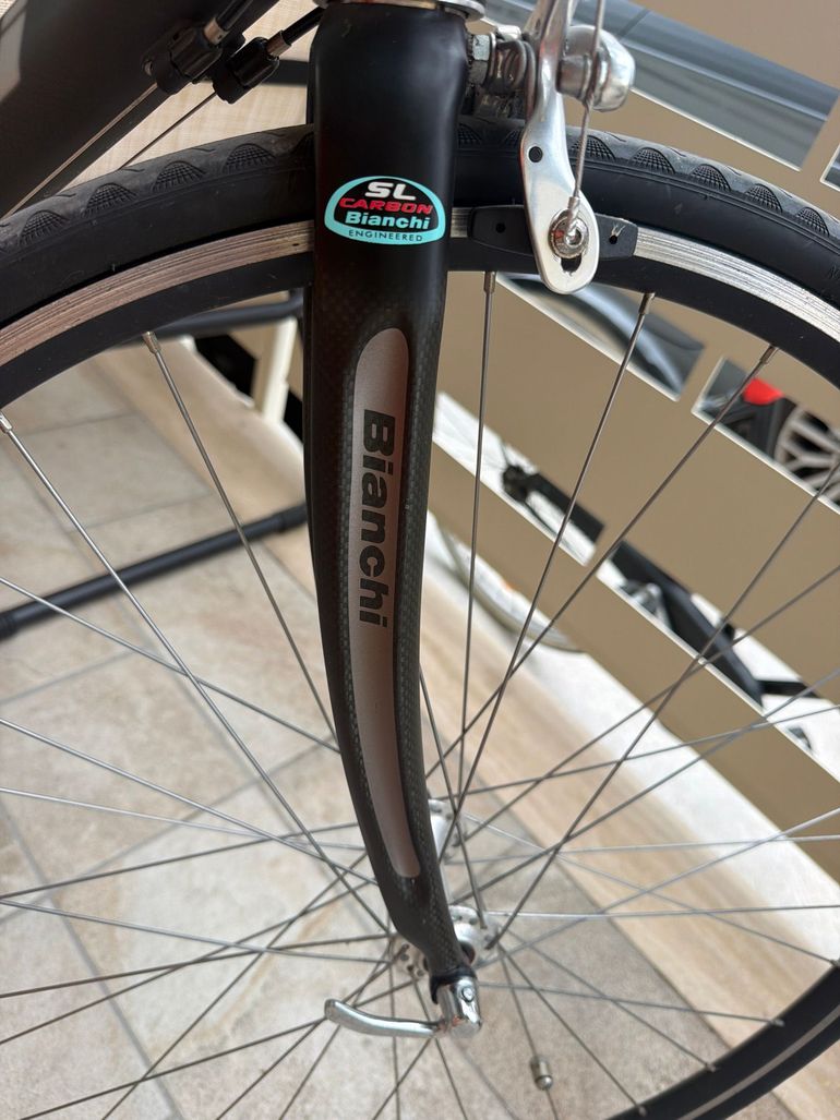 Used Bianchi Oltre Campagnolo Veloce 2017 Road & Gravel, Black — image 6 of 6
