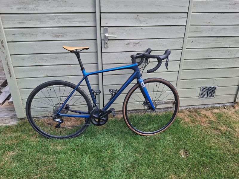 Scott Addict 10 disc 2021 2021 Road & Gravel d'occasion
