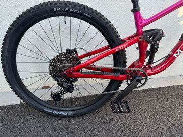 Used Marin Rift Shimano Deore XT 2025 Mountainbike, Purple — image 3 of 5
