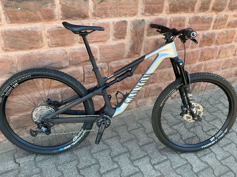 Used Canyon Neuron CF 8 2023 2023 Mountainbike, Light Gray, 27.5, 29 — image 2 of 16