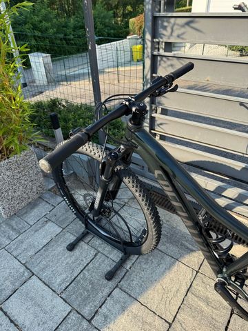 Used Specialized Rockhopper Shimano Deore 2025 Mountainbike, Green — image 2 of 5
