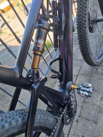 BMC Fourstroke AMP LT LTD 2023 2023 Mountainbike usato, Viola — immagine 2 di 3