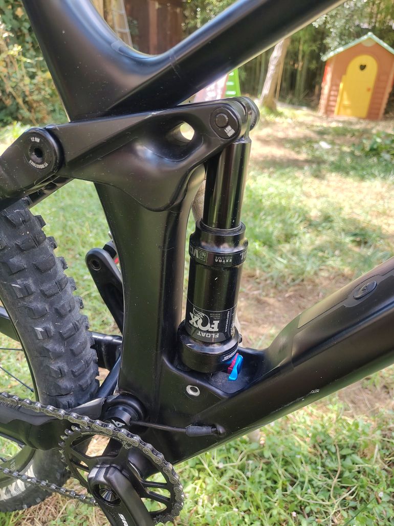 YT Industries Izzo CORE 2 29 2023 2023 Mountainbike de segunda mano, Negro — imagen 6 de 12