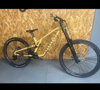 Used Commencal SUPREME DH V5 OHLINS EDITION 2024 2024 MTB