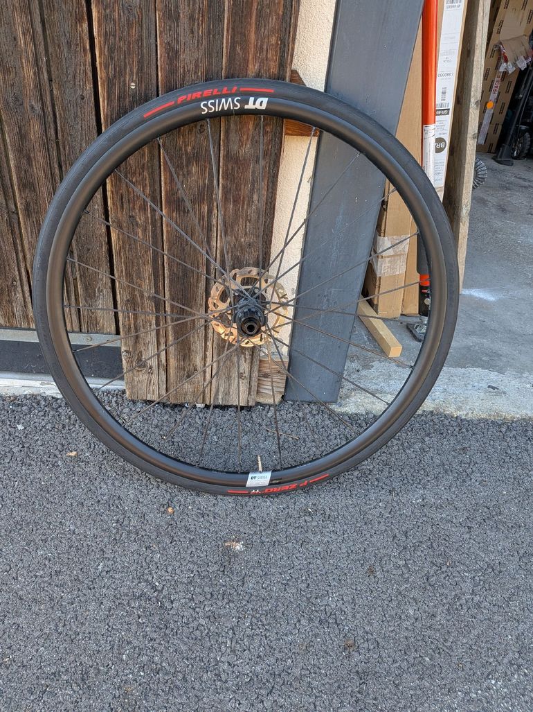 Brugt Canyon Ultimate CF SL 7 Di2 2024 2024 Road & Gravel — billede 6 af 7