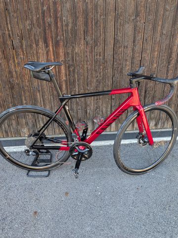 Canyon Ultimate CF SL 7 Di2 2024 2024 Road & Gravel usato, Rosso — immagine 2 di 7