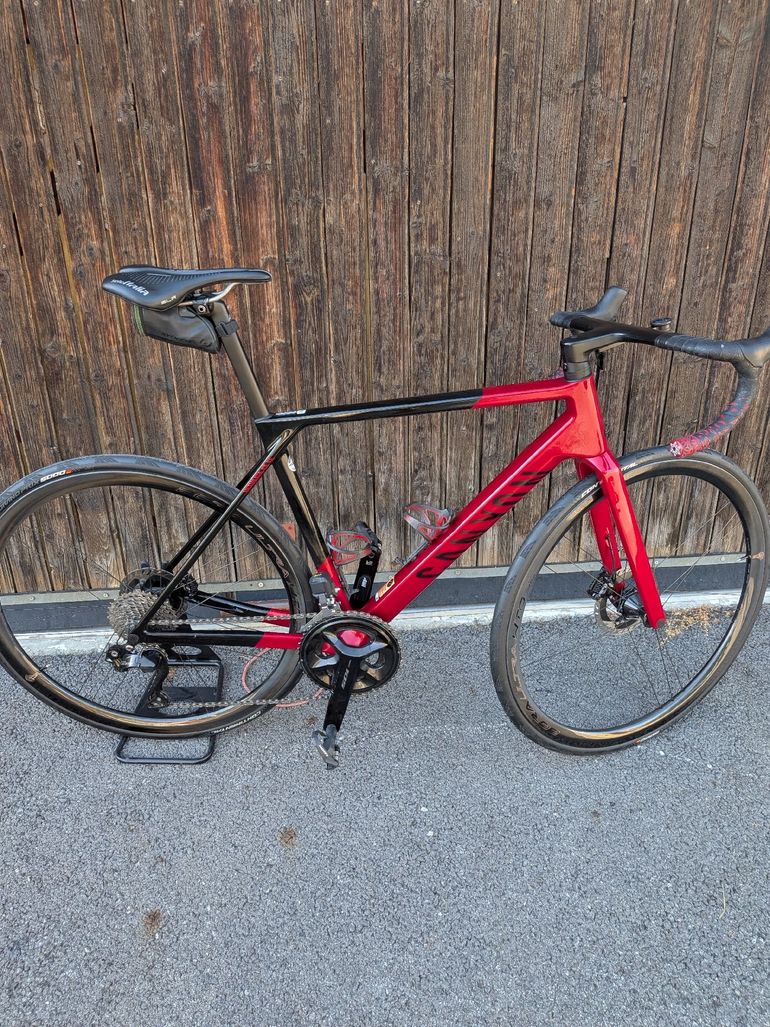 Brugt Canyon Ultimate CF SL 7 Di2 2024 2024 Road & Gravel — billede 2 af 7