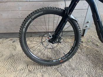 Giant Reign 2 2024 2024 Mountainbike d'occasion — image 2 sur 9