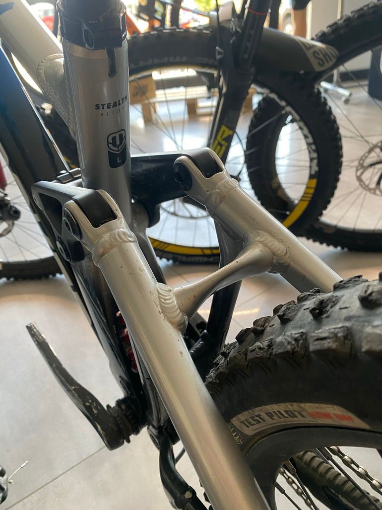 Brugt Mondraker SUMMUM RR Mullet 2025 2025 Mountainbike — billede 12 af 13