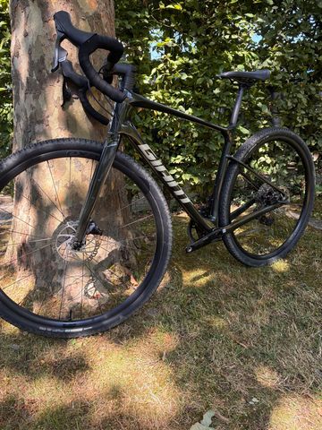 Used Giant Revolt, Advanced 1 2022 2022 Road & Gravel, Green — image 2 of 7