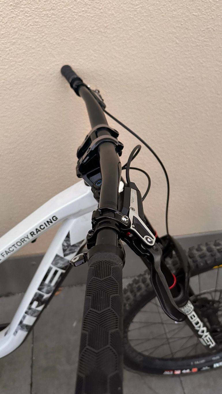 Used Trek Session 9 X01 2024 2024 Mountainbike, White, 29 — image 7 of 12