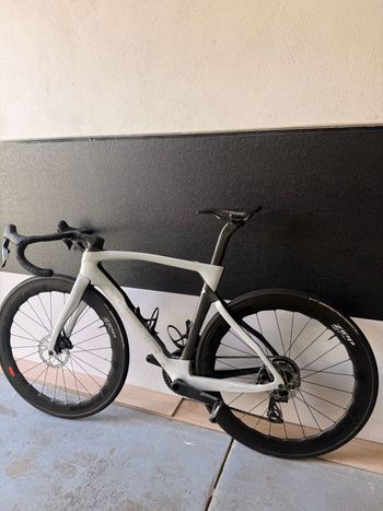Tweedehands Pinarello DOGMA F12 RED ETAP AXS Disc 2022 Frameset 2022 Road & Gravel