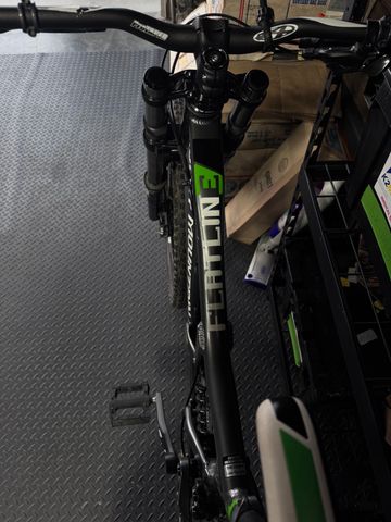 Used Rocky Mountain Flatline Park 2013 2013 Mountainbike, Light Gray, 26 — image 3 of 8