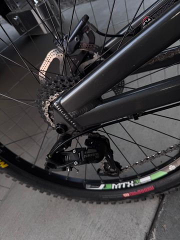 Used Rocky Mountain Flatline Park 2013 2013 Mountainbike, Light Gray, 26 — image 5 of 8