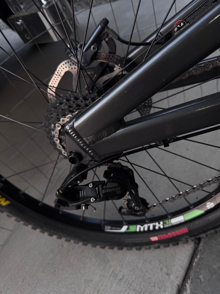 Used Rocky Mountain Flatline Park 2013 2013 Mountainbike, Light Gray, 26 — image 5 of 8