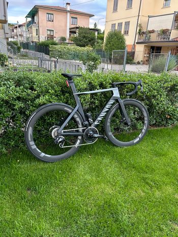 Tweedehands Canyon Aeroad CF SL 7 Disc 2022 Frameset 2022 Road & Gravel — afbeelding 2 van 7