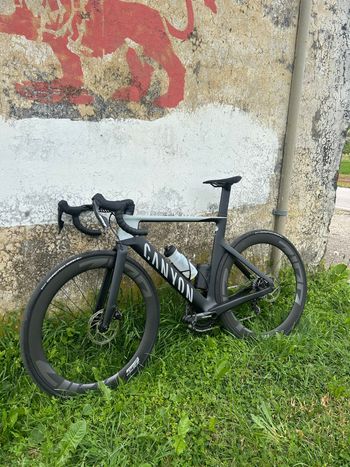 Tweedehands Canyon Aeroad CF SL 7 Disc 2022 Frameset 2022 Road & Gravel — afbeelding 4 van 7