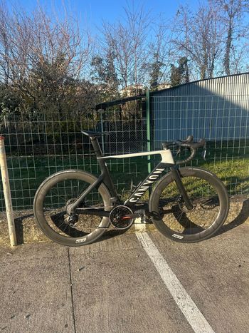 Tweedehands Canyon Aeroad CF SL 7 Disc 2022 Frameset 2022 Road & Gravel — afbeelding 5 van 7