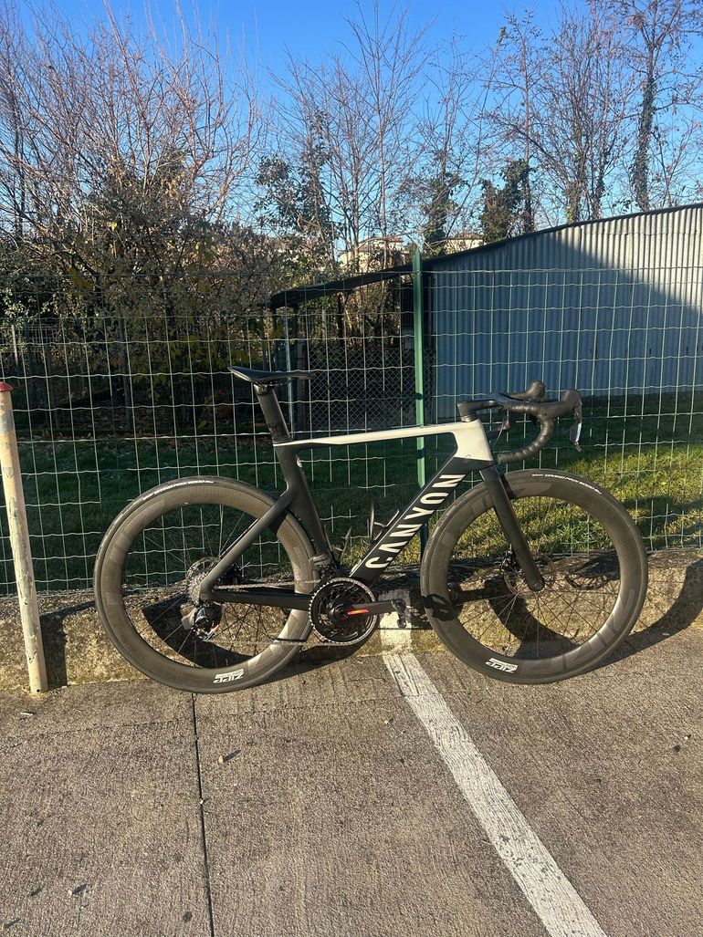 Tweedehands Canyon Aeroad CF SL 7 Disc 2022 Frameset 2022 Road & Gravel — afbeelding 5 van 7