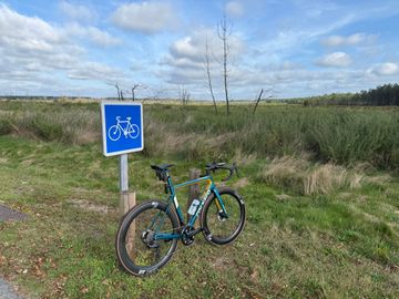 Used Colnago v3 Custom Shimano Ultegra Di2 2023 Road & Gravel, Blue — image 4 of 4
