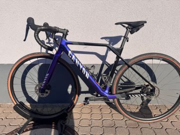 Canyon Inflite CF SL 5 2024 2024 Road & Gravel usato, Nero — immagine 1 di 8
