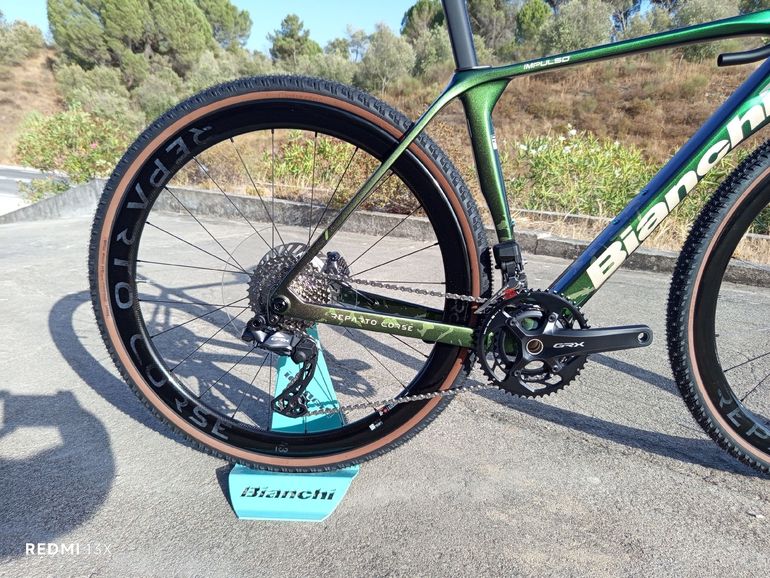 Used Bianchi Impulso RC 2026 2026 Road & Gravel, Green — image 3 of 12