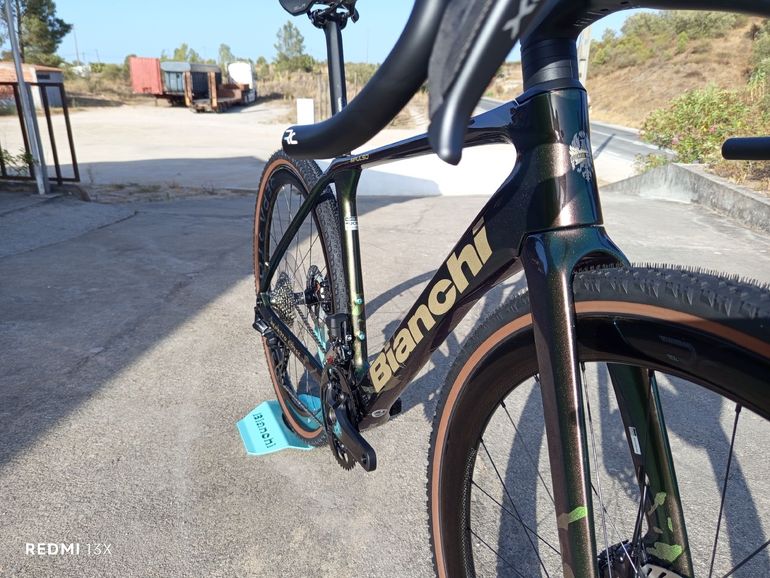 Used Bianchi Impulso RC 2026 2026 Road & Gravel, Green — image 11 of 12