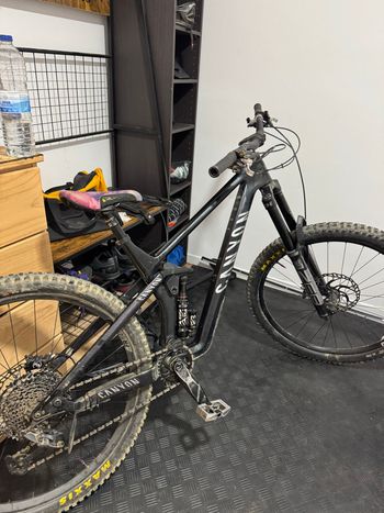 Brugt Canyon Strive CF 9.0 2020 2020 MTB