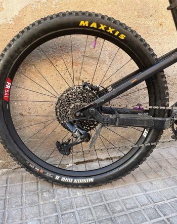 Gebrauchtes Canyon Strive CF 9.0 2020 2020 Mountainbike, Schwarz — Bild 2 von 3