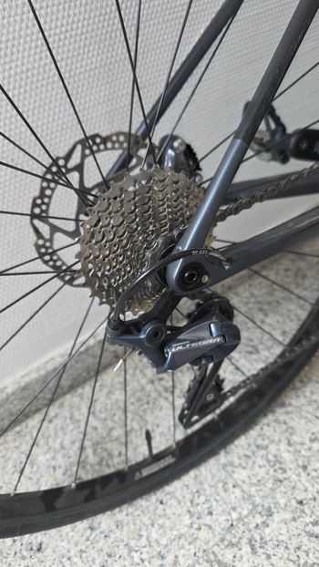 CUBE ATTAIN GTC SL 2022 2022 Road & Gravel usato, Grigio chiaro — immagine 5 di 8