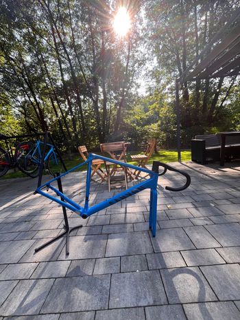 Canyon Ultimate CF SL 8 Disc eTap 2022 Frameset 2022 Road & Gravel usato, Blu — immagine 2 di 5