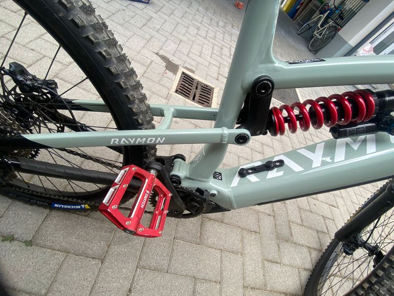 R RAYMON Trailray 180 Pro 2025 2025 Mountainbike usato, Verde — immagine 11 di 13