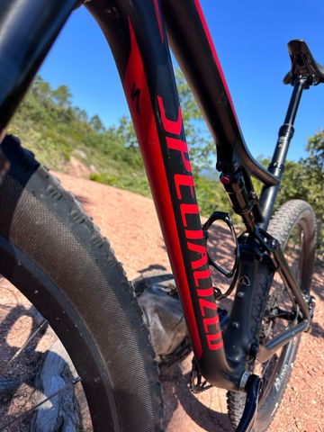 Brugt Specialized Men's Epic Comp Carbon 2018 2018 Mountainbike — billede 5 af 12