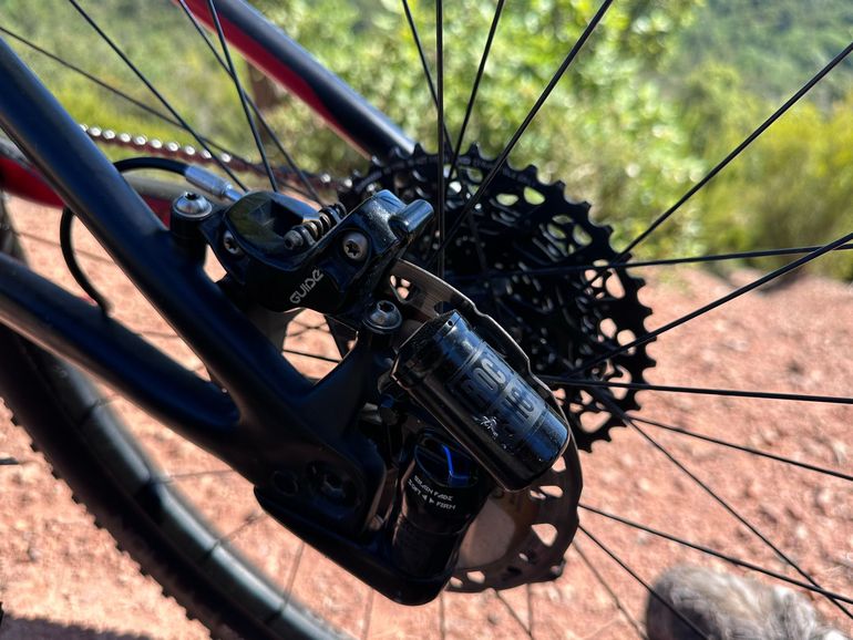 Brugt Specialized Men's Epic Comp Carbon 2018 2018 Mountainbike — billede 9 af 12