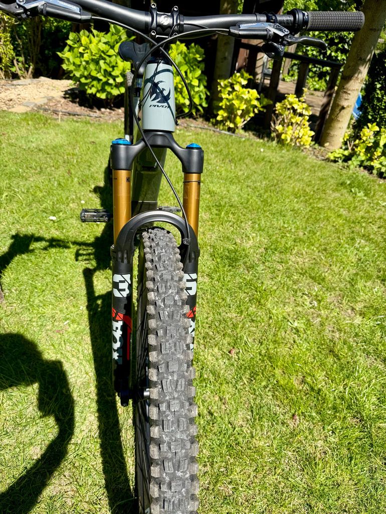 Brugt Pivot Shuttle SL Pro X0 Eagle Transmission 2025 2025 Mountainbike — billede 8 af 9
