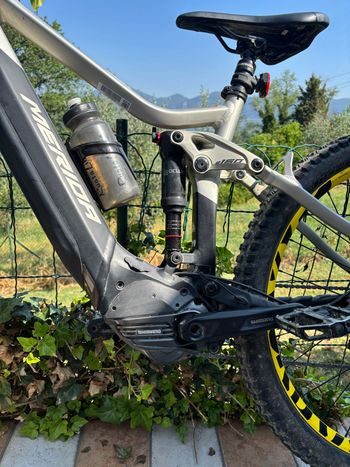 Merida eONE-SIXTY 575 2023 2023 Mountainbike usato, Grigio chiaro — immagine 2 di 10