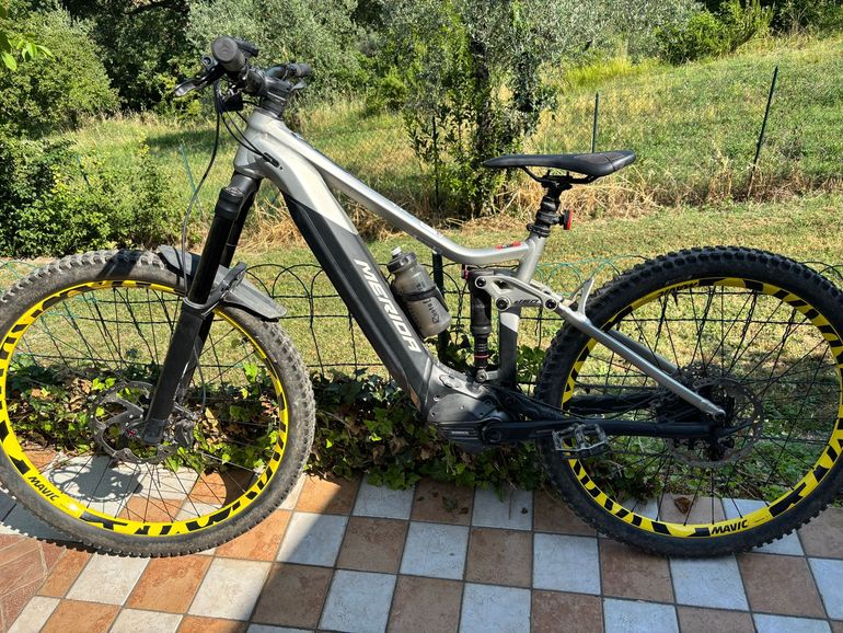 Merida eONE-SIXTY 575 2023 2023 Mountainbike usato, Grigio chiaro — immagine 6 di 10