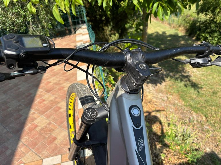 Merida eONE-SIXTY 575 2023 2023 Mountainbike usato, Grigio chiaro — immagine 10 di 10