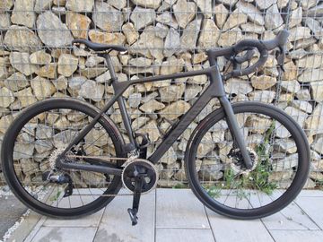 Canyon Endurace CF 7 eTap 2022 2022 Road & Gravel usato, Nero — immagine 2 di 10