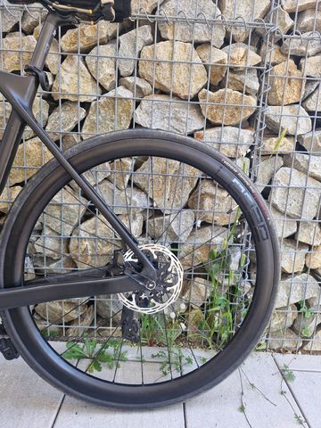Canyon Endurace CF 7 eTap 2022 2022 Road & Gravel usato, Nero — immagine 8 di 10