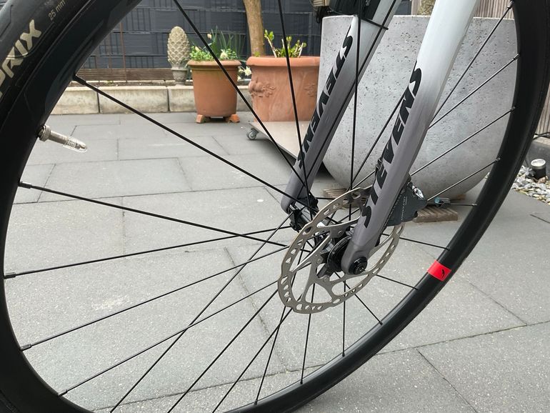 Used Stevens Izoard Shimano Ultegra 2021 Road & Gravel, White — image 2 of 15