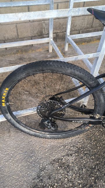 Gebrauchtes Berria BRAVO BR 8 2021 2021 Mountainbike, Schwarz — Bild 3 von 6