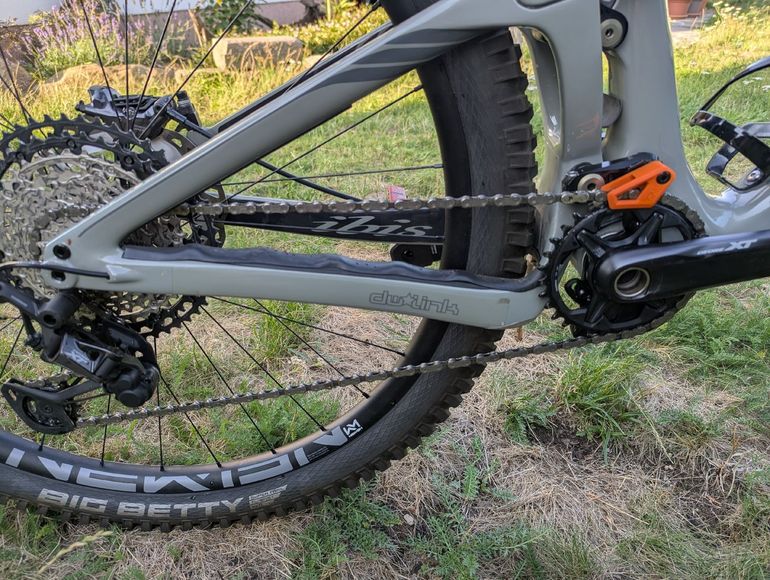 Ibis Cycles Custom Shimano Deore XT 2022 Mountainbike usato, Grigio chiaro — immagine 2 di 12