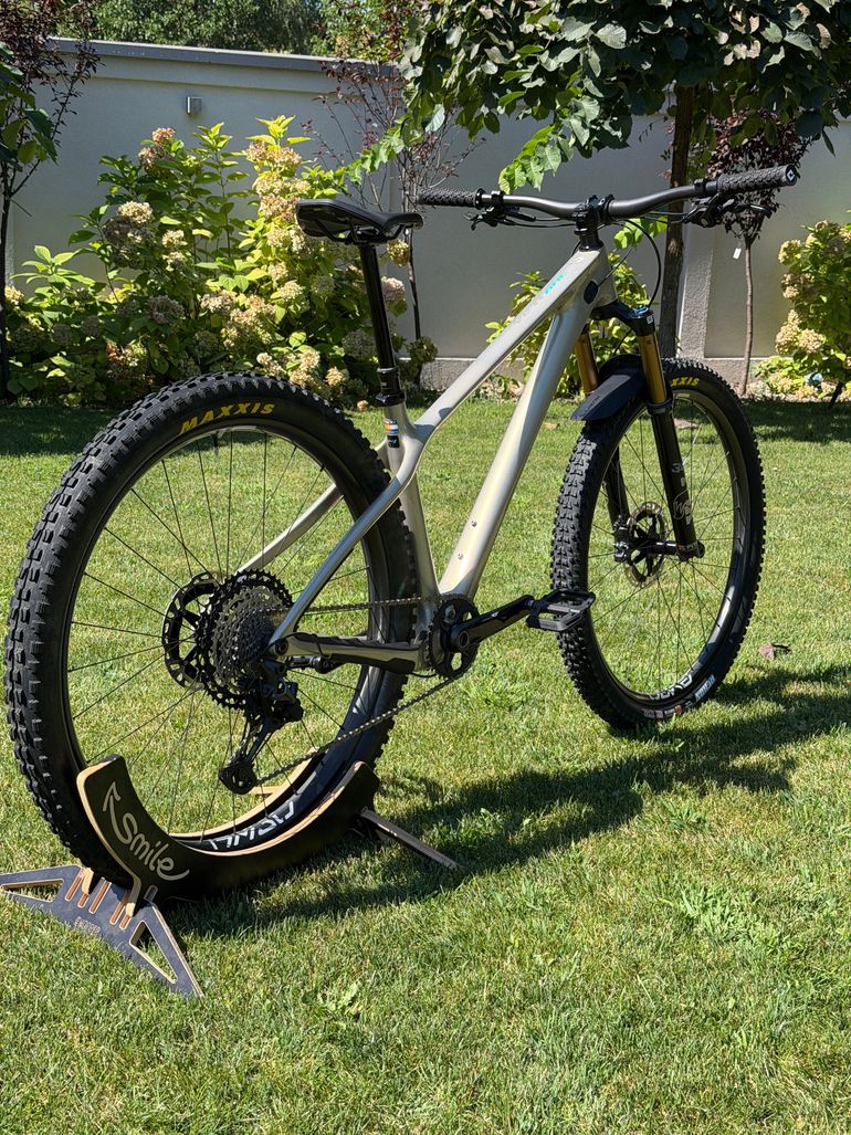 Used Yeti ARC Torq XT 2022 Mountainbike, Light Gray — image 2 of 13