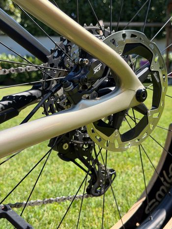 Used Yeti ARC Torq XT 2022 Mountainbike, Light Gray — image 8 of 13